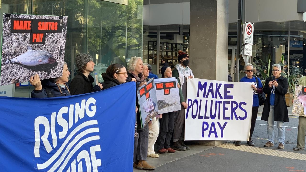 Rising Tide protesters demand money from Santos for South Australia's toxic algal bloom event