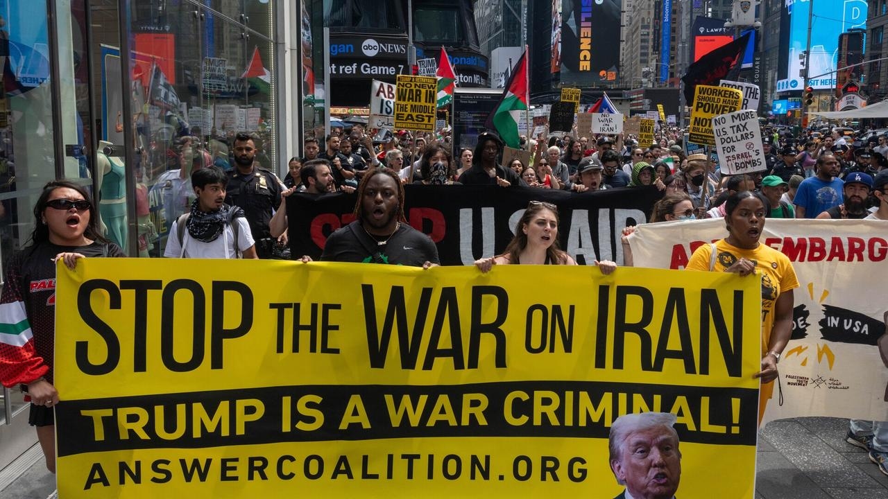 ‘Bizarre': Human rights activists' hypocrisy in attending pro-Islamic Republic protests
