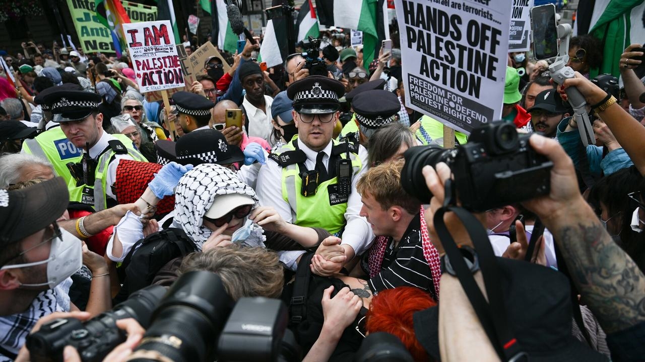 ‘Rife ethnic and religious hatred': British police unable to contain pro-Palestine protesters