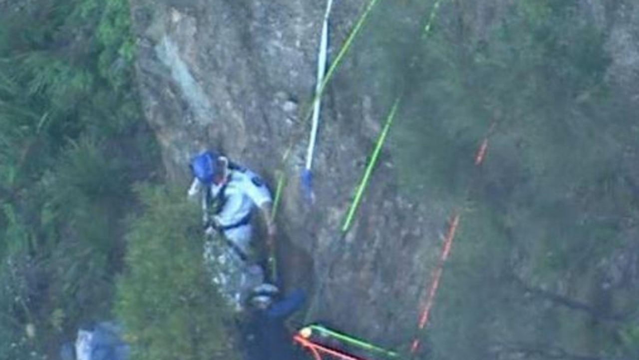 Two men rescued after paragliding mishaps in Sydney, NSW