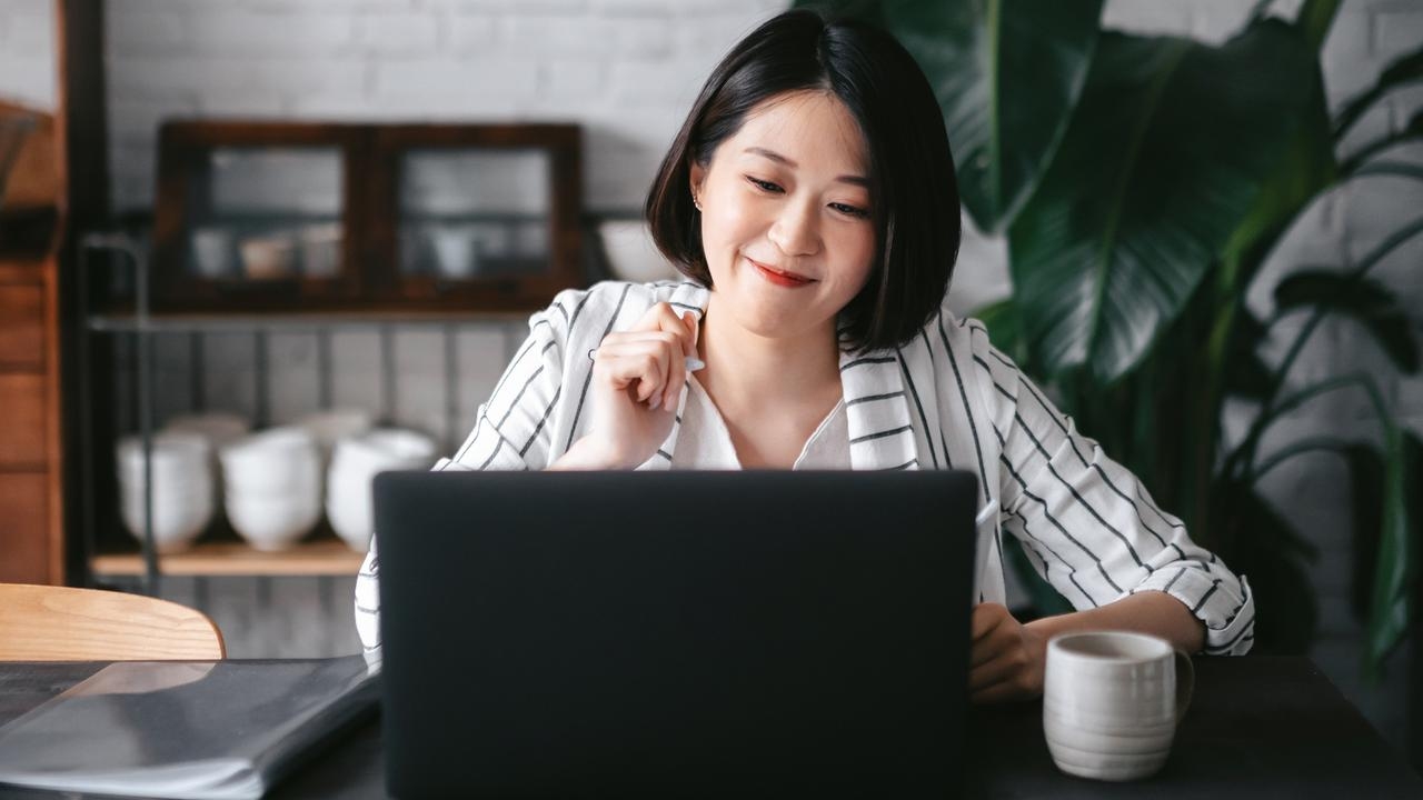 Productivity Commission backs hybrid work from home model