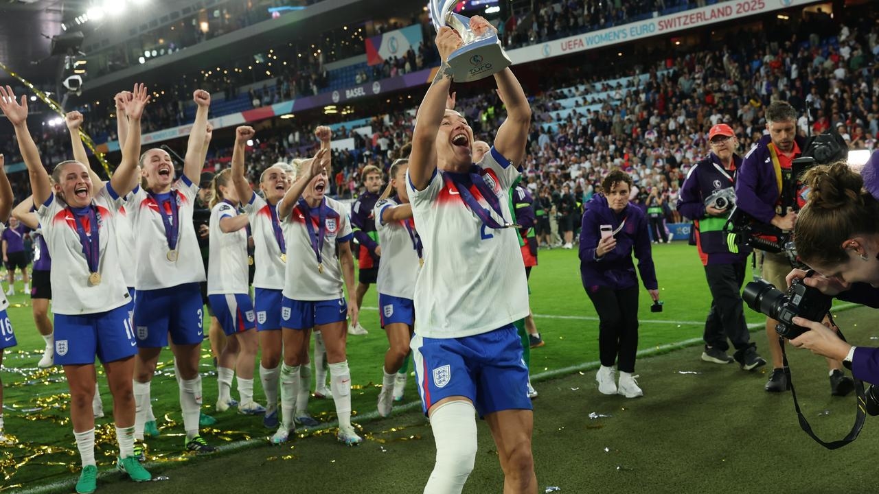 Euro 2025: England beat Spain as Bronze reveals broken leg