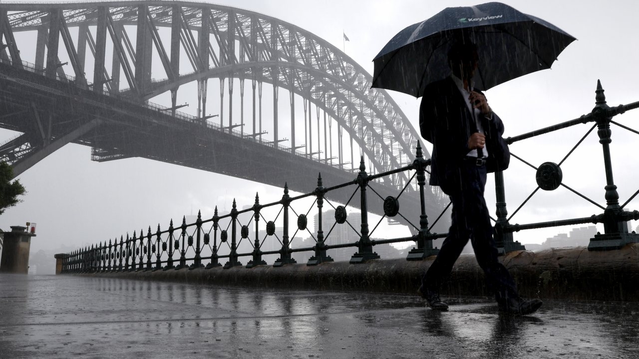 'Some of the coldest' temperatures of 2025 so far to hit east coast cities this weekend, as NSW prepares for heavy rainfall