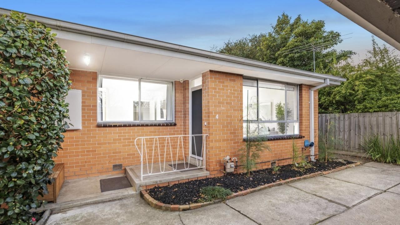 Mt Waverley Secondary College zone unit sells for $753k