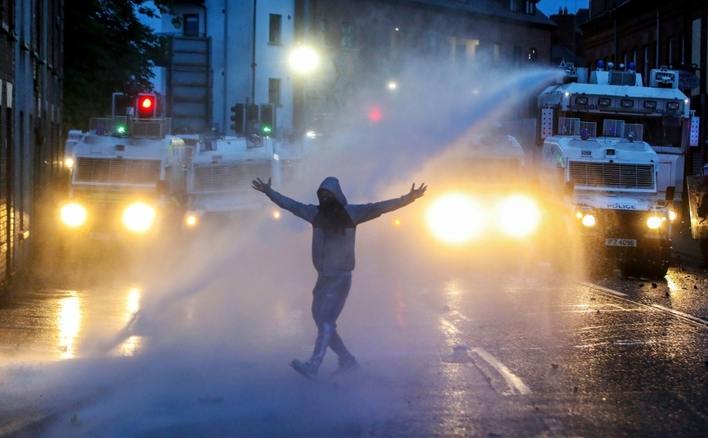 Northern Ireland hit by fourth night of clashes