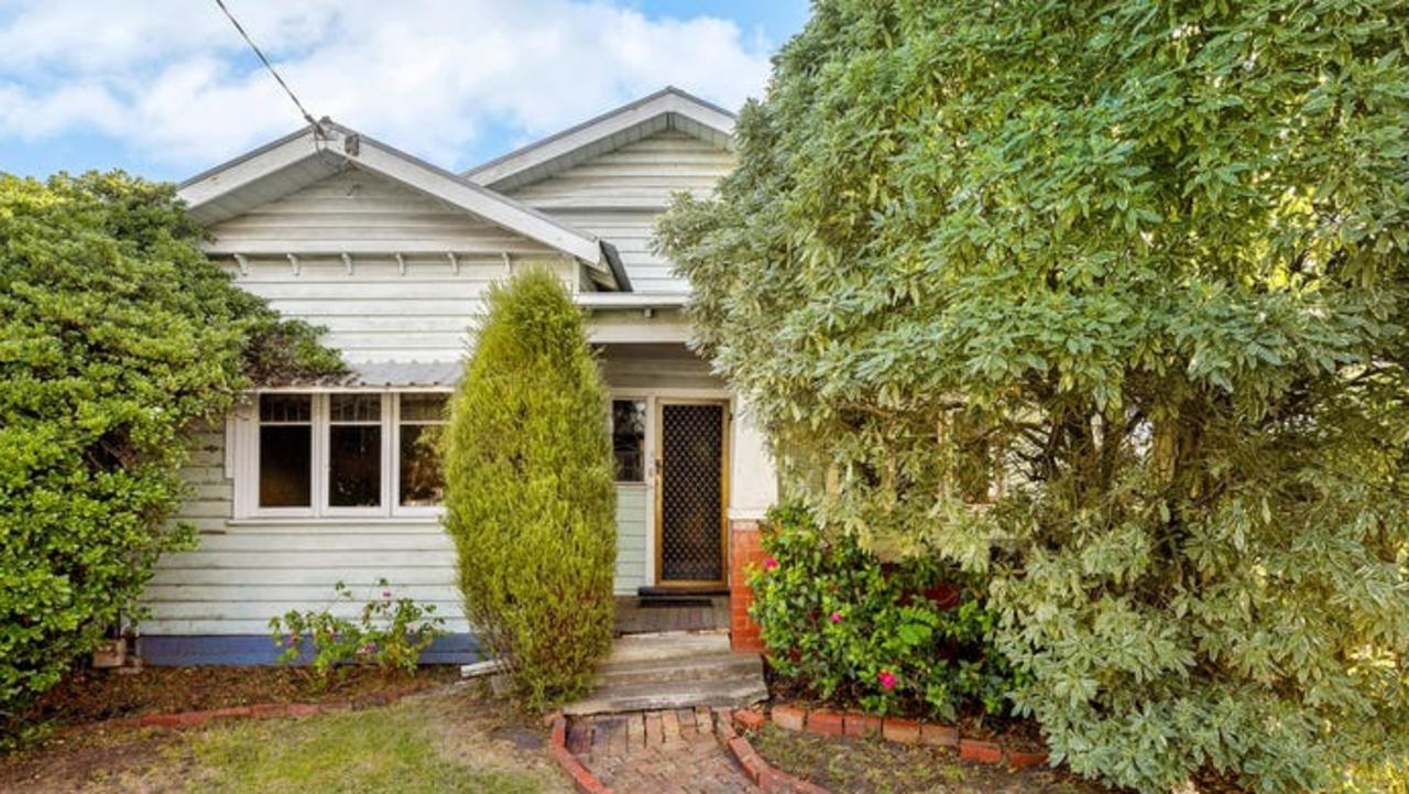 Coburg: Dilapidated house sells for almost $1m after more than seven decades in one family