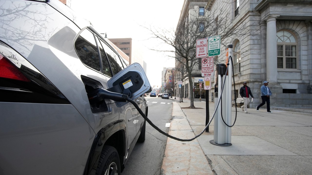 Plug-in hybrid electric vehicle sales slump in April after Labor's subsidies end
