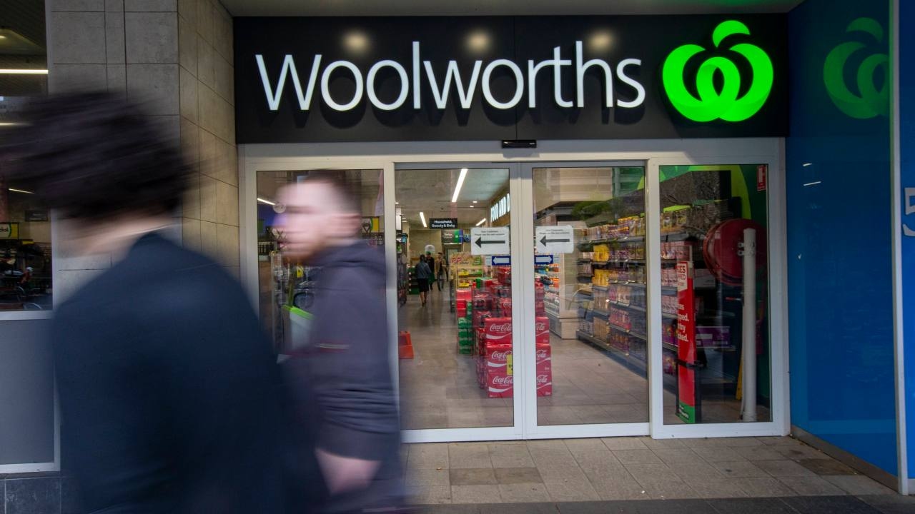 Big change for Woolworths shoppers as digital trolleys launch in Victoria and Queensland after trial run in NSW