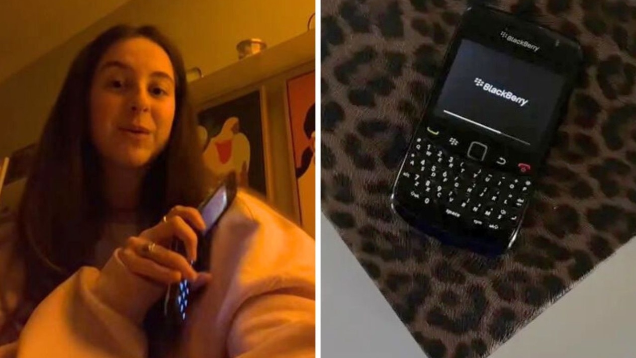A ‘retro' smartphone craze is sweeping through Gen Z