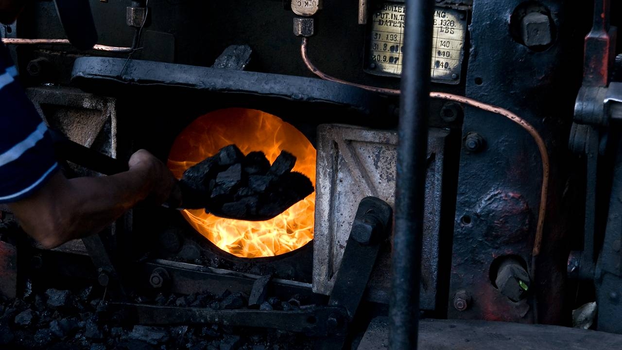 Resources Top 5: Coal player fuels rare gains as silver and gold stocks roll out the drill rigs