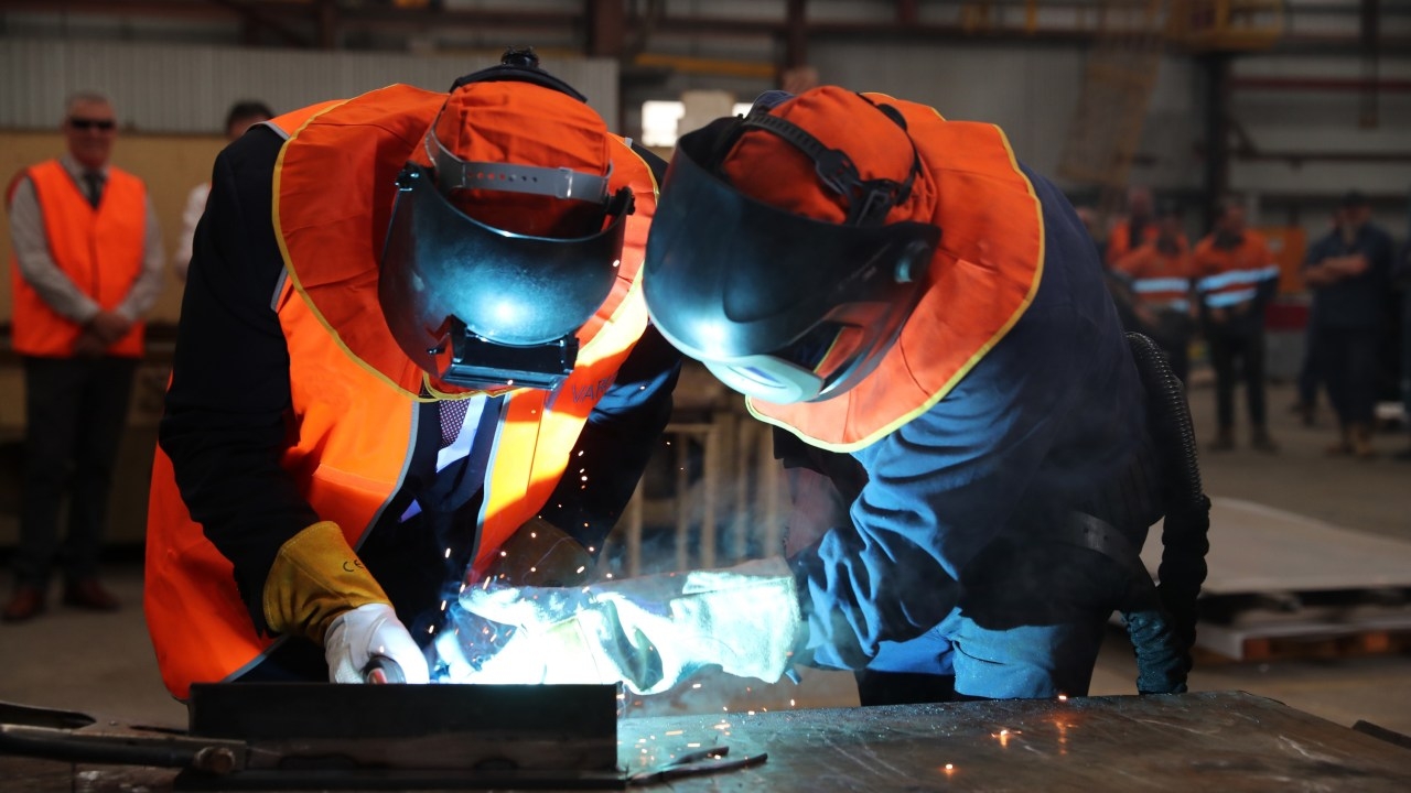 Chris Bowen's energy revolution pushing Australia's heavy industry to the brink with Tomago Aluminium on the verge of collapse