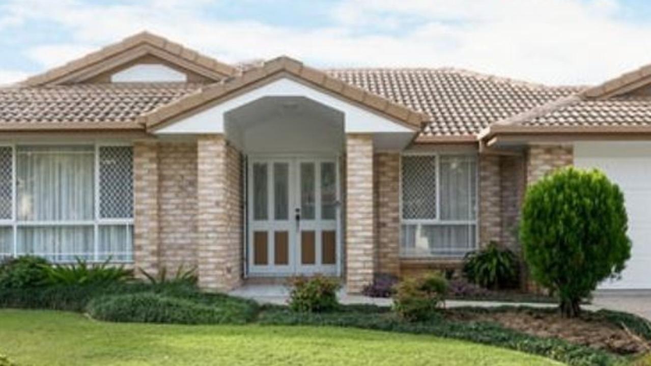 31 bidders flood family home to the brim at packed weekend auction