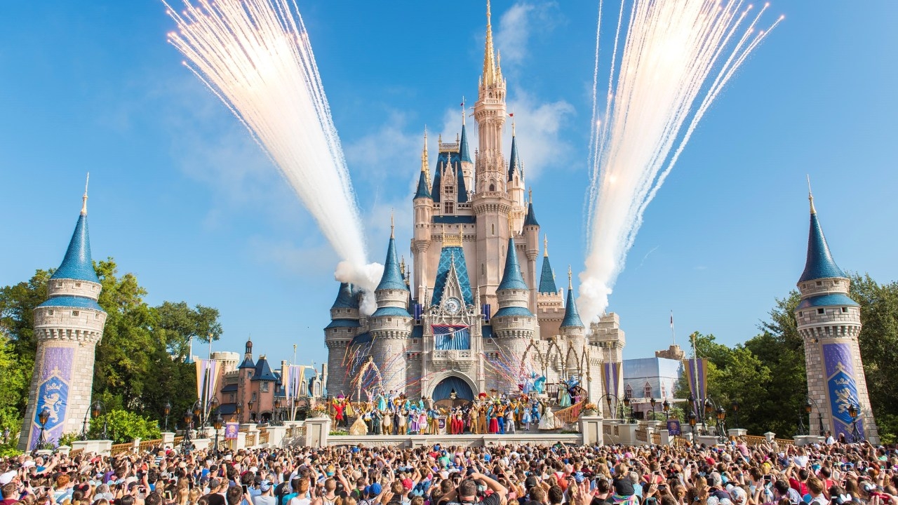 Dad in family of five reveals price tag for one day at Disney World — and haters are shocked: ‘Outrageous'