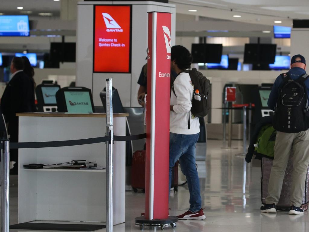Blistering winds trigger flight delays