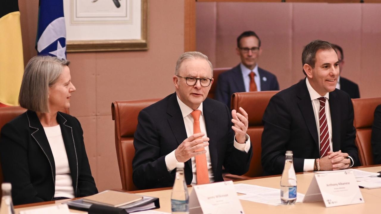 ‘Enormous debt': Government's financial position questioned amid economic roundtable
