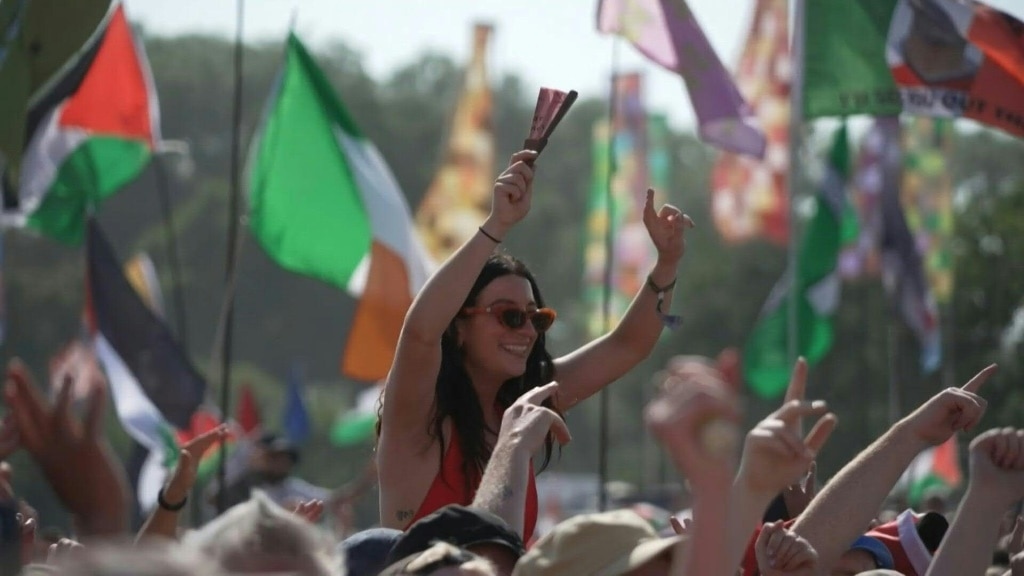 UK govt condemns 'death to the IDF' chants at Glastonbury