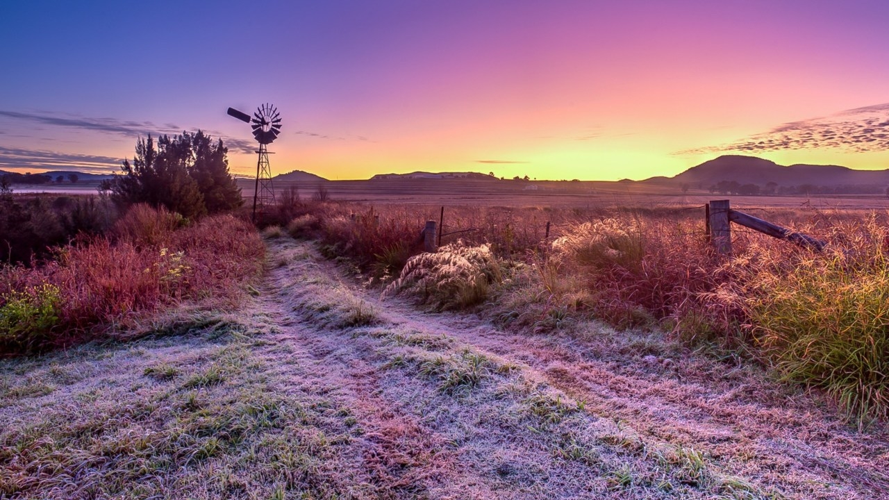 Cold weather sweeps through major Australian cities with mercury set to plunge throughout the week