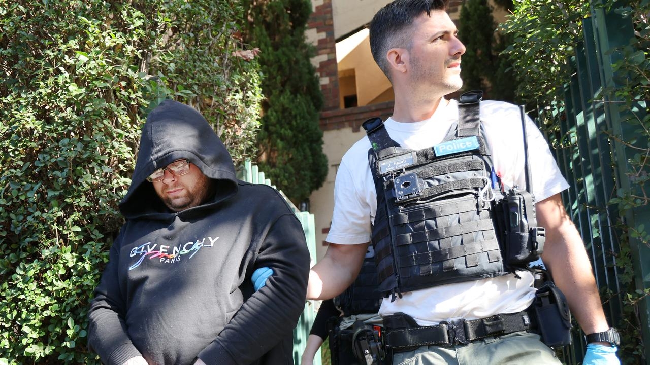 Accused St Kilda drug trafficker arrested in pre-dawn raid