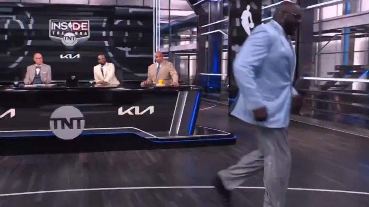 Shaq bolts from ‘Inside the NBA' set in hilarious bathroom emergency