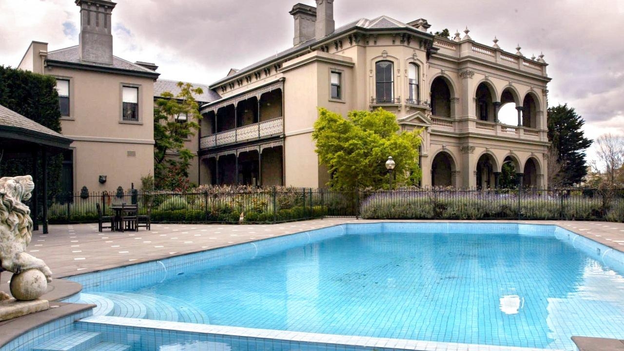Arrotex pharma boss billionaire Dennis Bastas firming as buyer of $100m+ Coonac mansion in Toorak