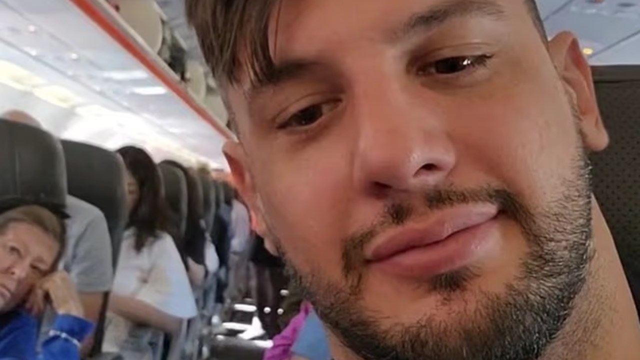 Aussie tourist tossed into filthy Thai jail cell over simple passport mistake as he issues grave warning to fellow travellers