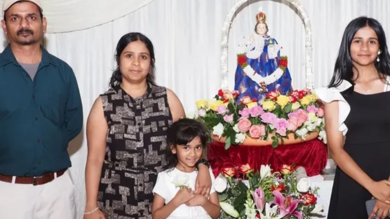 Horror bus crash in India tear Aussie family of four from Clyde North, Melbourne