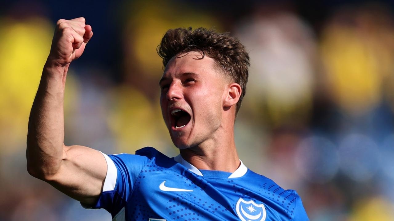 Adrian Segecic scores in winning English Championship debut for Portsmouth