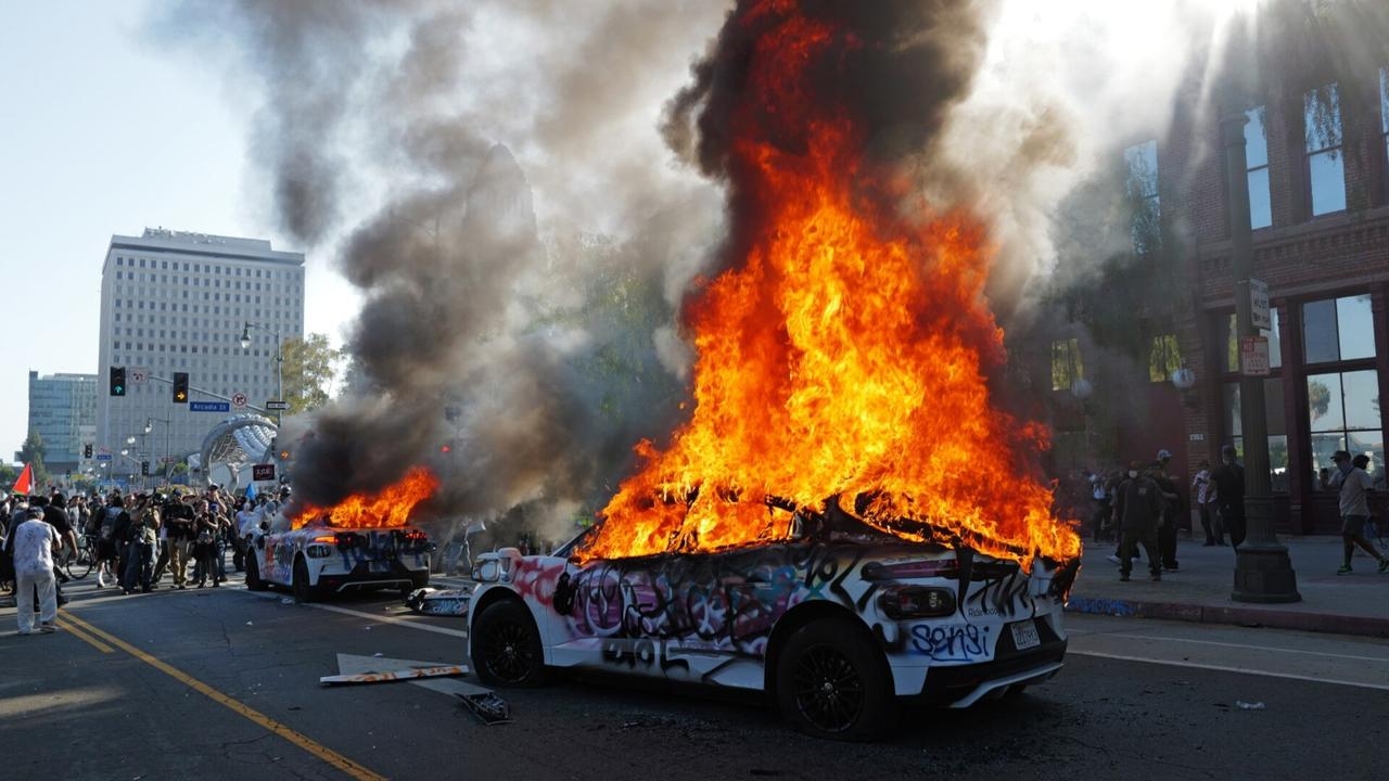 ‘Playing with fire': Democrats in ‘dangerous territory' by defending LA protests