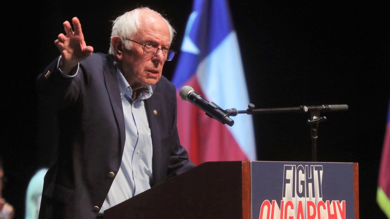 83-year-old Democrat hardliner Bernie Sanders does not completely rule out running again for US President in Joe Rogan interview