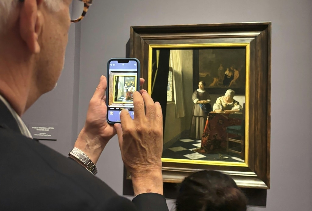 In New York, Vermeer show reveals art of the love letter