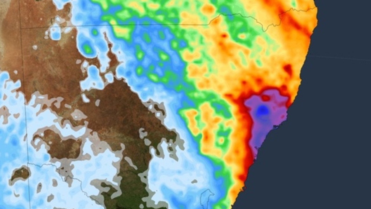 Heavy rain, winds blast NSW coast as snow falls across Victoria in wild bout of weekend weather