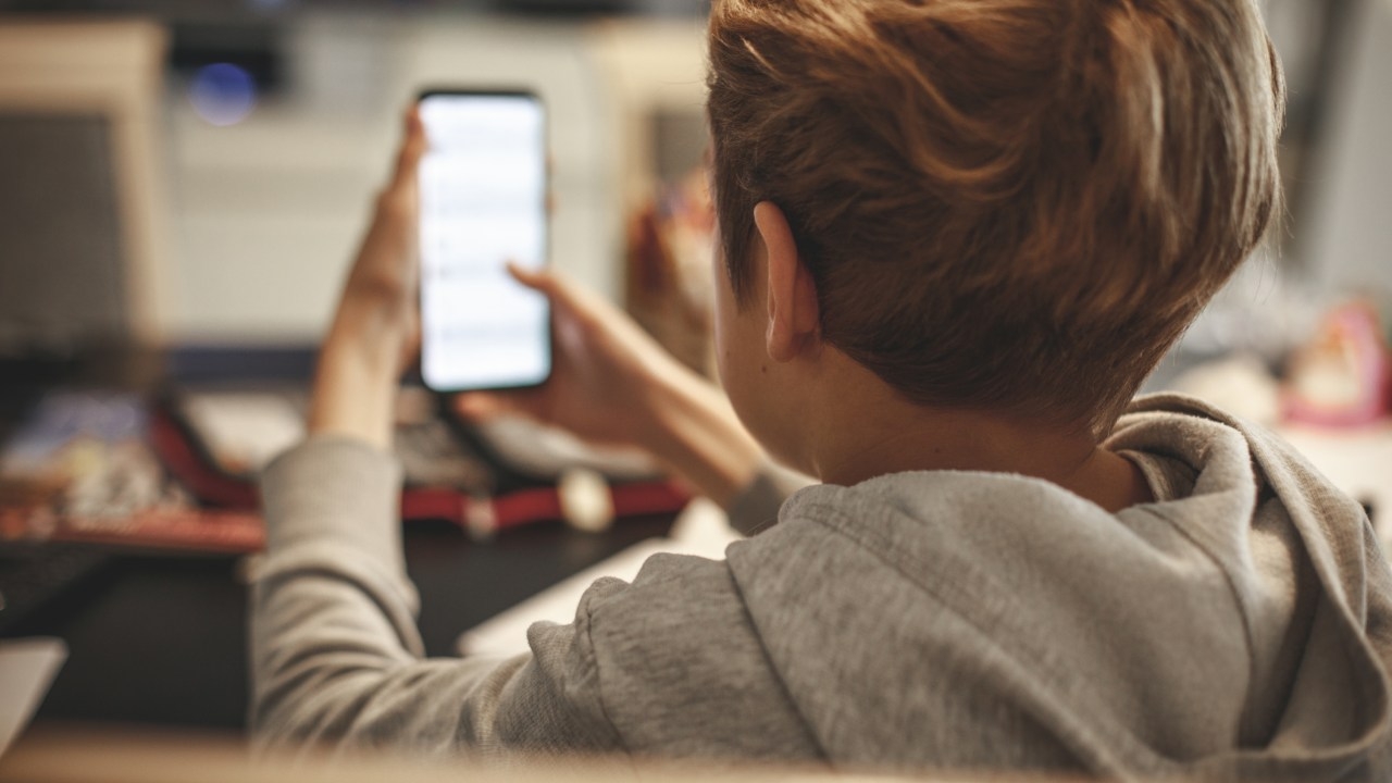 Schoolkids don't need smartphones: A Sydney mum's ban on her teenager having a phone should not baffle educators