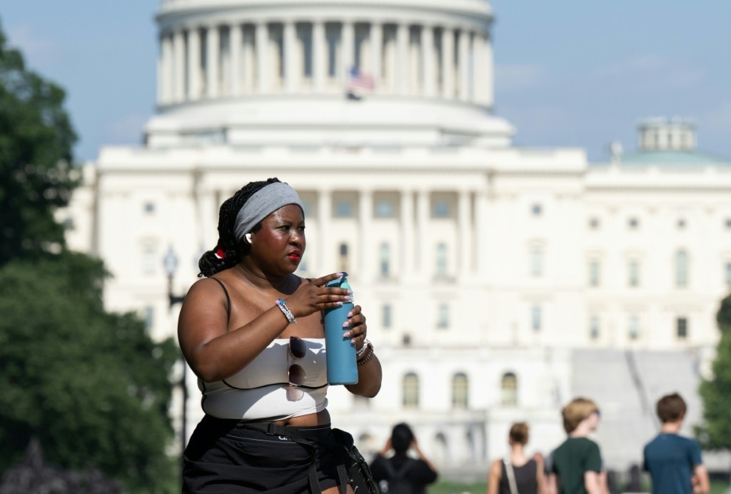 Millions in US sweat out first extreme heat wave of year
