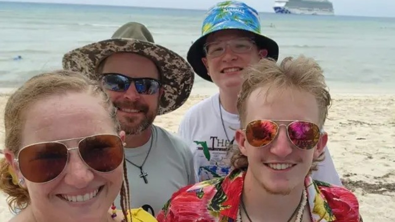 Nebraska dad fatally stabs wife, two kids and himself in apparent murder-suicide hours before son's high school graduation