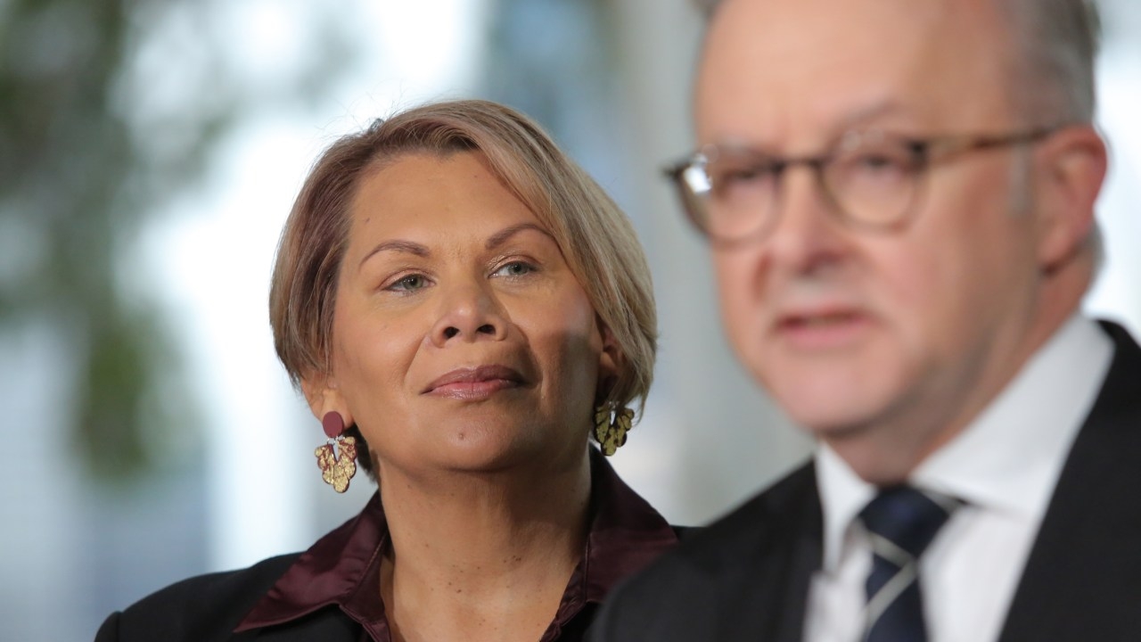2GB radio host claims ex Greens Dorinda Cox 'notorious bully' and questions 'arrangement' with Anthony Albanese after defecting to Labor