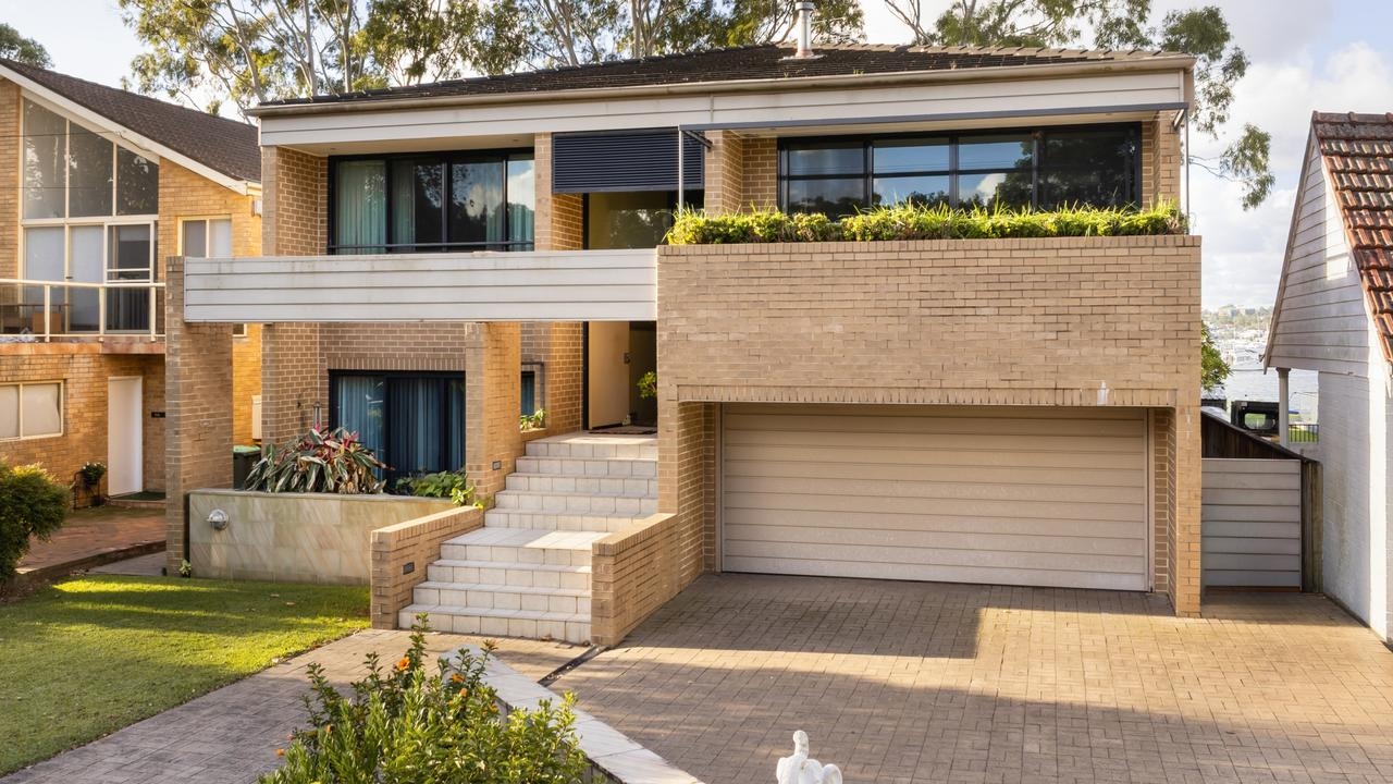 Sydney family buys $14m waterfront home to knock it down