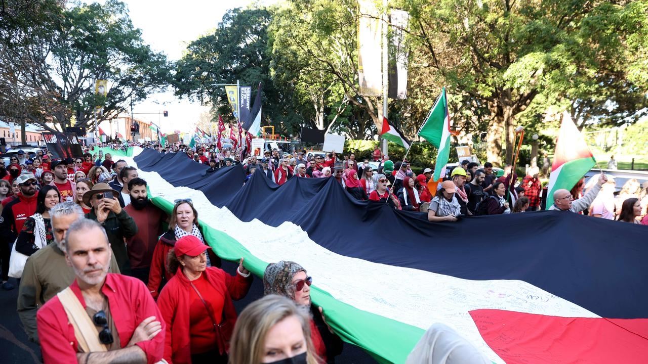 Pro-Palestine march on Sydney Harbour Bridge to go ahead after week-long legal fight