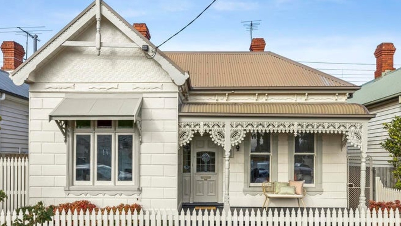 Reserve Bank rate cut forecast linked to Melb auction results that shot $300,000 past reserve