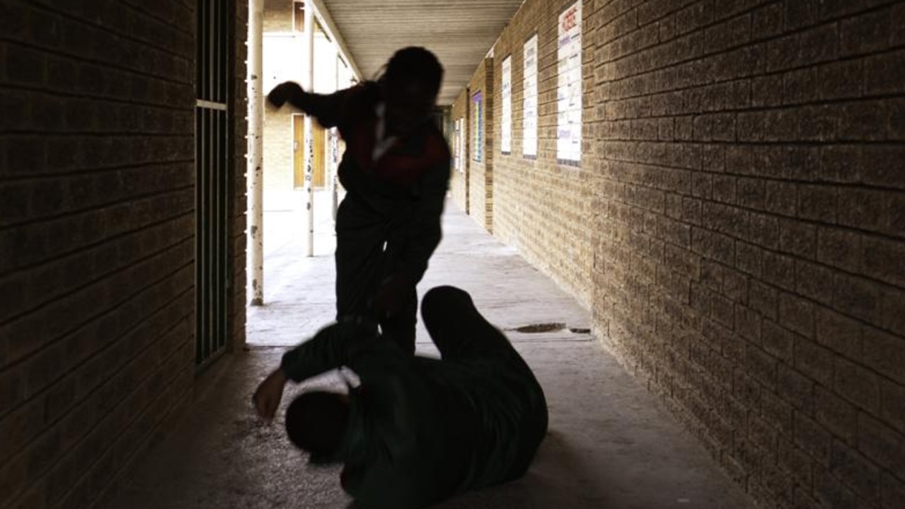 Mildura thugs knock man unconscious in brutal late-night street attack