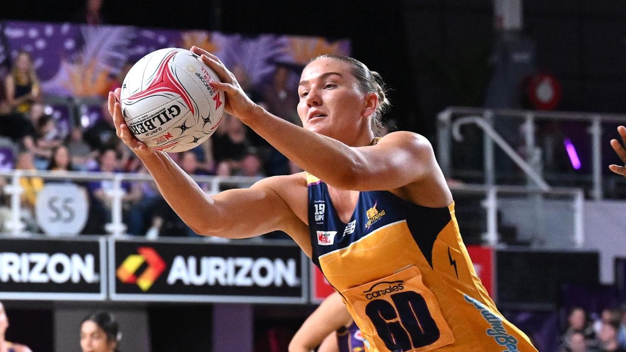 Milestone champion Courtney Bruce headlines Round 9 Super Netball team of the week