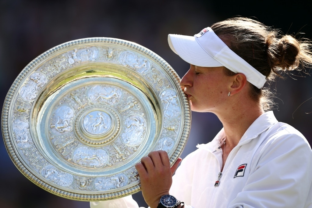 Djokovic launches Grand Slam history bid at Wimbledon