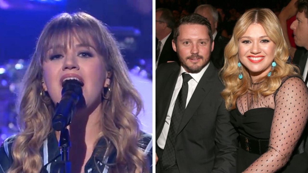 Kelly Clarkson reveals ‘hidden battle' of past year as she postpones more tour dates