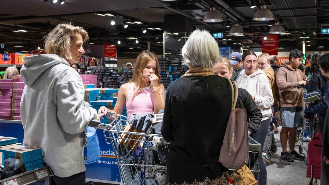‘Recession indicator': Grim call after Aussies turn their back on Aldi ski sale