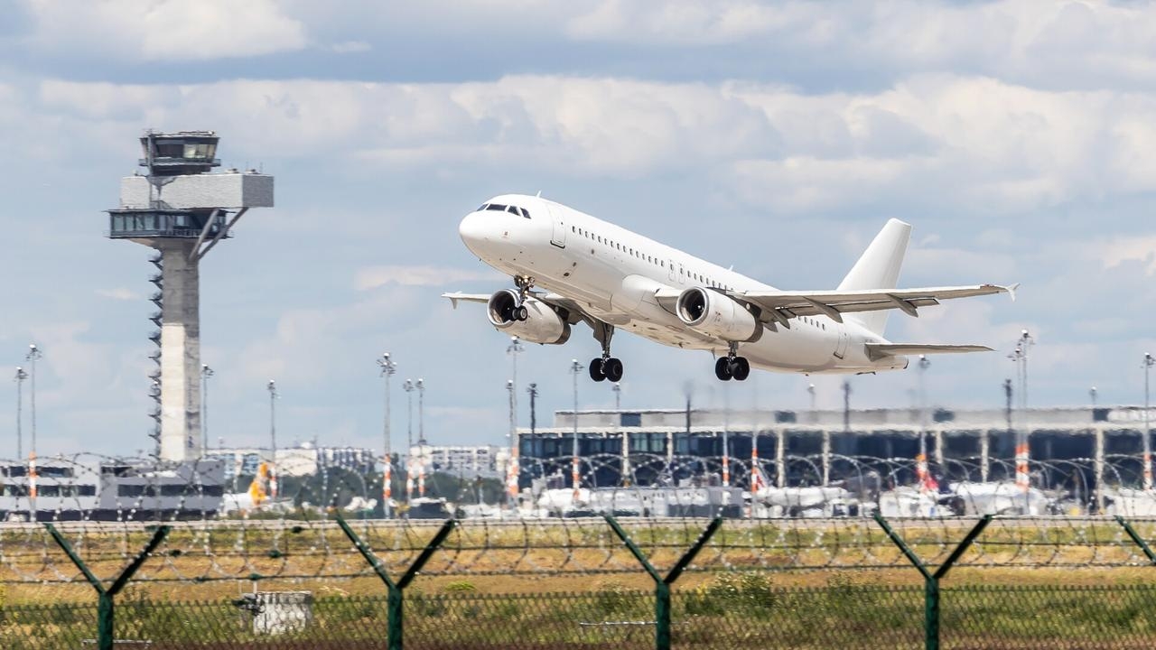 Airlines in Turkey fining passengers who unbuckle belts before plane stops