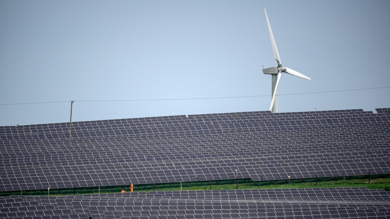 Near 60 per cent jump in price of offshore wind in the UK a cautionary tale for Chris Bowen and his unprecedented new renewables remit