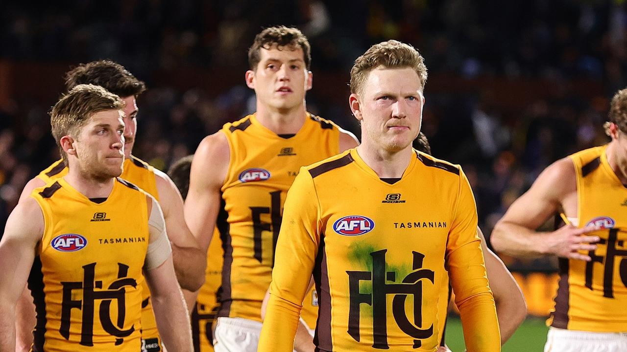 ‘Extraordinary': Crows edge Hawks in thriller as clutch hero leads stunning AFL flag push