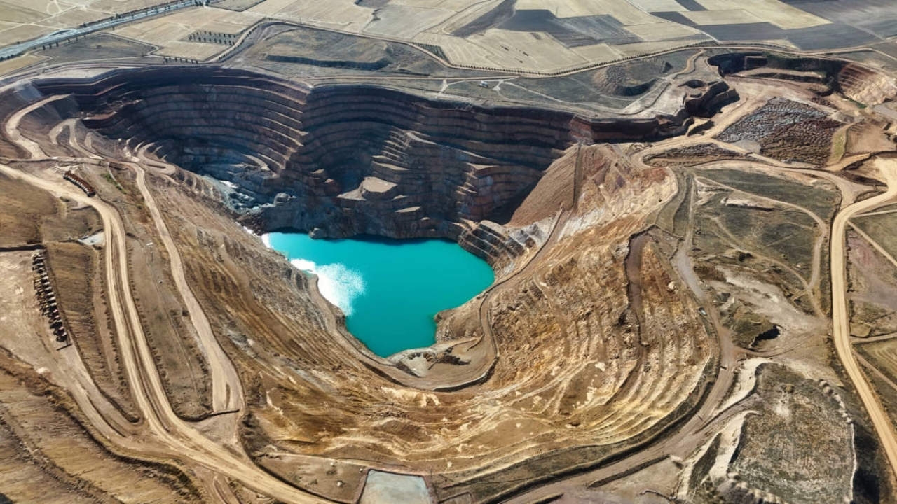 Gold Digger: This fundie says gold miner valuations are at a 25-year low