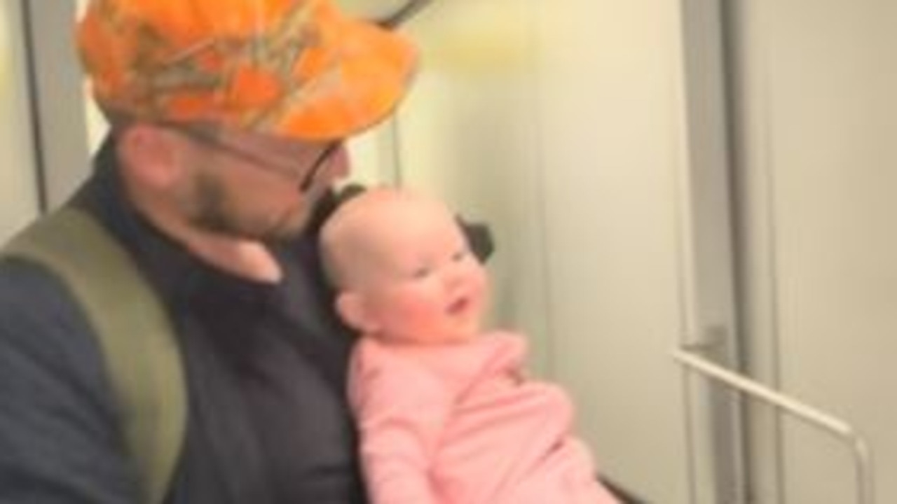 Dad ‘makes' 5 month old baby apologise to passengers after flight