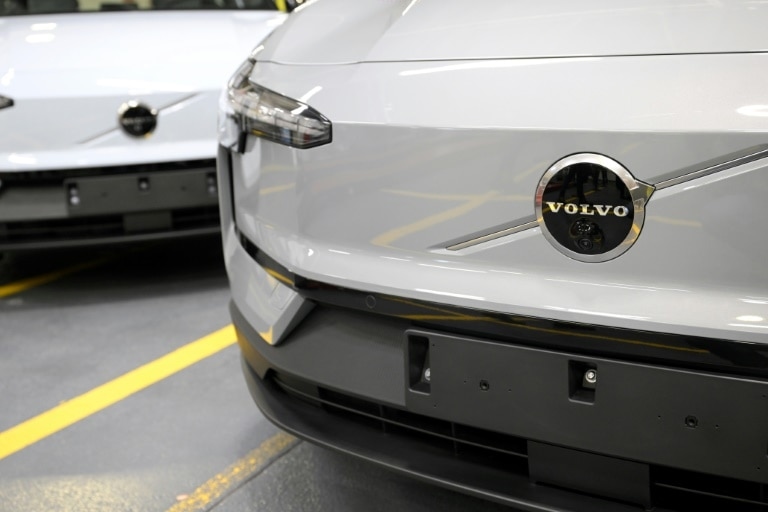Volvo Cars swings into loss on electric vehicles, tariffs