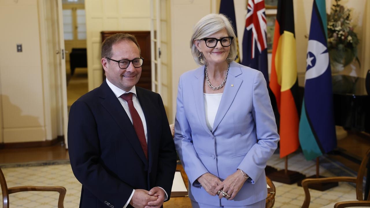Labor slammed when responding to student debt questions during Question Time